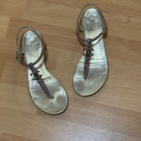 USED CHANEL GOLD LOW HEEL ANKLE STRAP SANDALS 37, RETAILS $960,00 ! - Picture 3 of 7